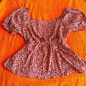 Cute peplum top, can wear on or off shoulder